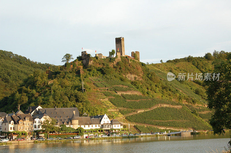 Mosel Valley的Beilstein村(德国)